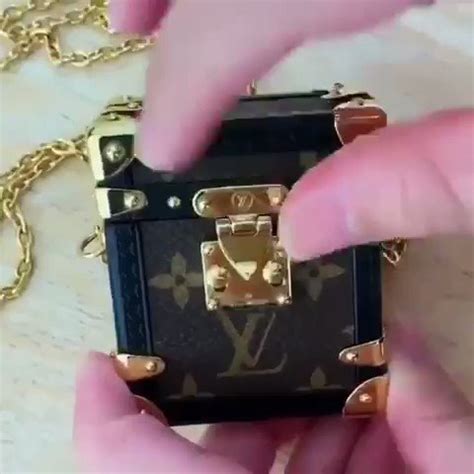 louis vuitton airpod trunk necklace price